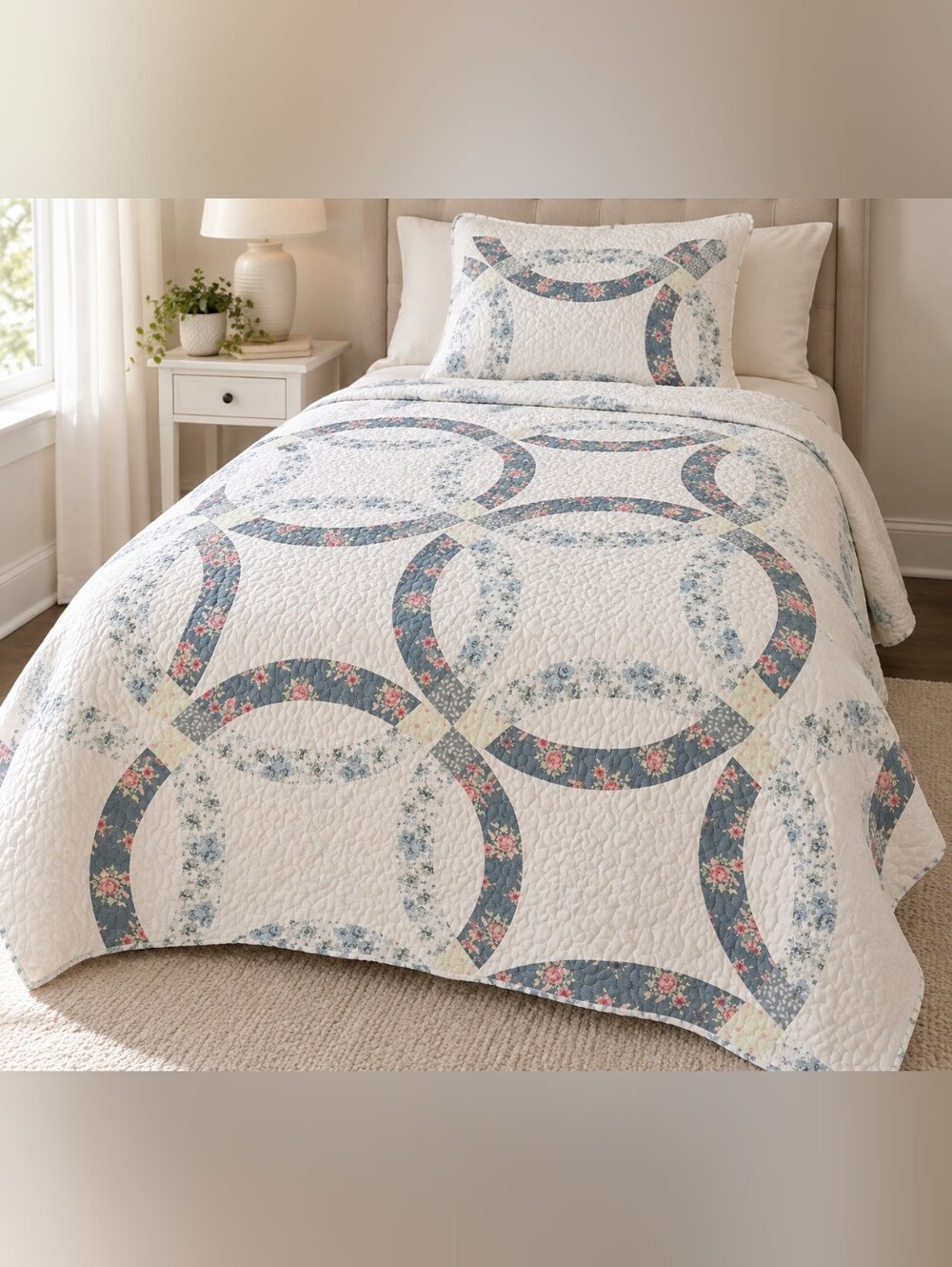 Vintage Floral Double D-Ring Quilt - White and Blue